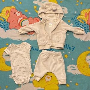 White NewBorn Set With Jacket